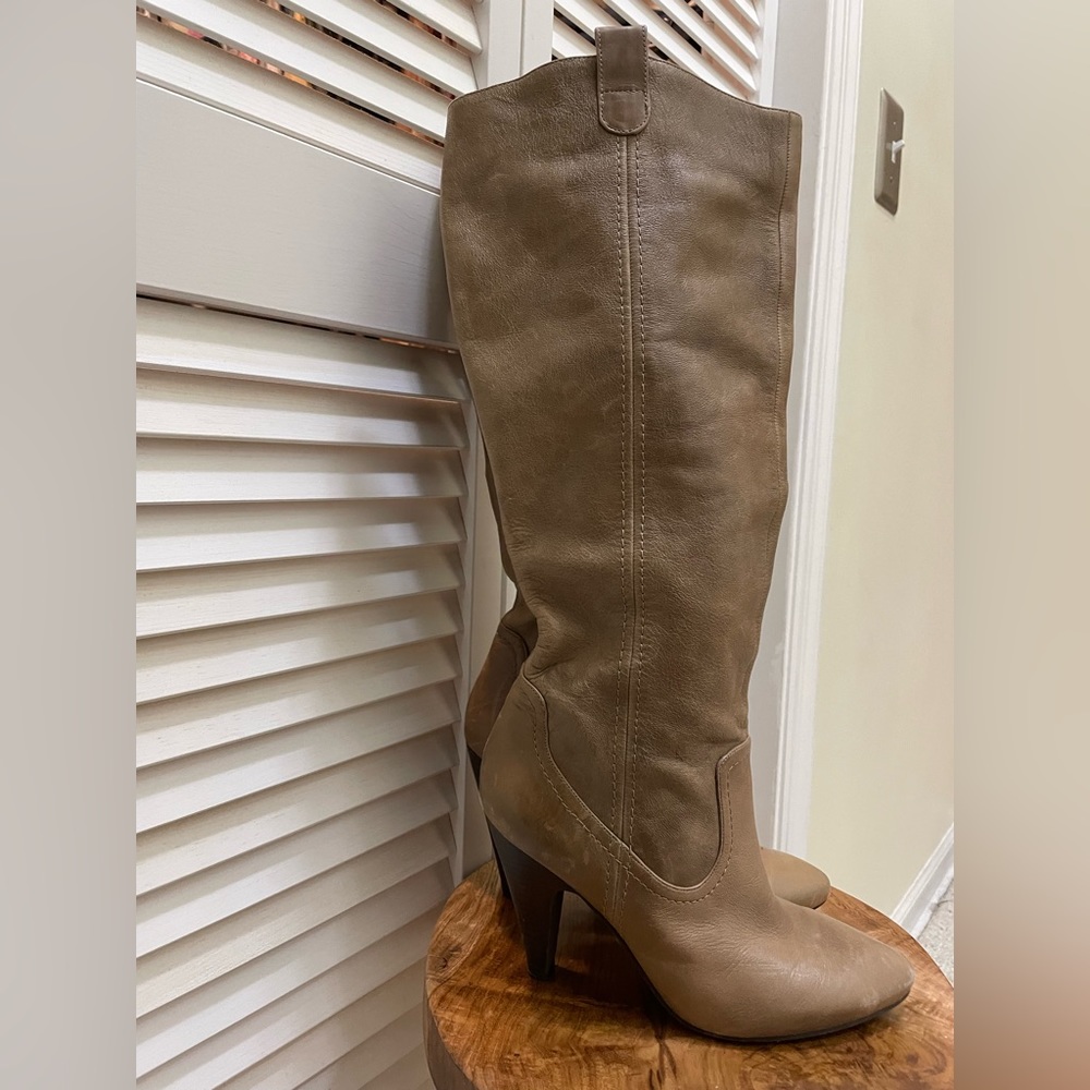 Jessica Simpson tan leather below the knee boots size 7.5